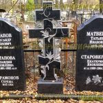 Памятник из гранита.Крест