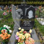 Скульптурные памятники из гранита