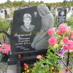 Скульптурные памятники из гранита