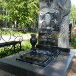 Скульптурные памятники из гранита