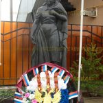 Скульптурные памятники из гранита