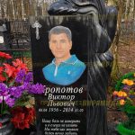 Скульптурные памятники из гранита