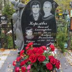 Скульптурные памятники из гранита