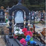 Скульптурные памятники из гранита