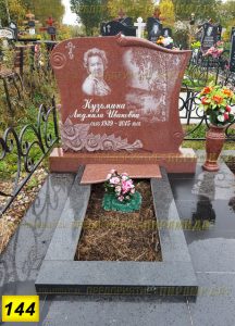 Фигурные памятники из гранита