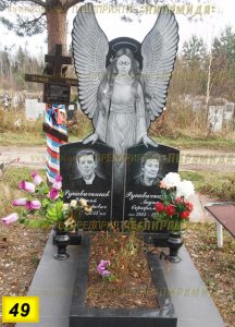 Фигурные памятники из гранита