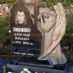 Скульптурные памятники из гранита