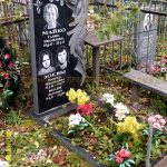 Скульптурные памятники из гранита